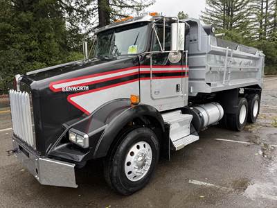 Kenworth T800 Dump Truck - Cummins 425HP, 13 Speed Manual, 15' Dump