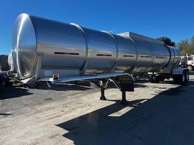 West-Mark Tandem Axle Stainless Steel Food Grade Tanker Trailer - Spring, Fixed Axle