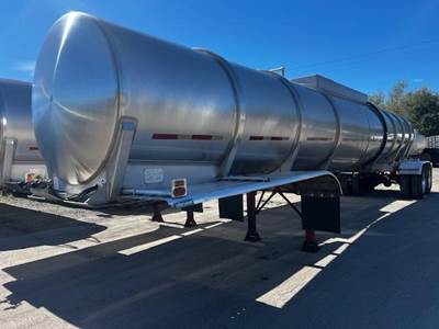 West-Mark Tandem Axle Stainless Steel Food Grade Tanker Trailer - Air Ride, Fixed Axle