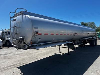 Beall 9500 GAL Fuel Tanker Trailer