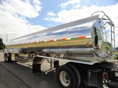 Beall 9500 GAL Fuel Tanker Trailer