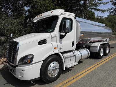 Freightliner M2 112 4500 Gallon Gasoline / Fuel Truck - Detroit 450HP, 12 Speed Amt