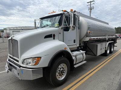 Kenworth T440 4437 Gallon Gasoline / Fuel Truck - Paccar 380HP, 10 Speed Manual