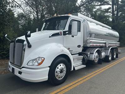 Kenworth T680 5400 Gallon Gasoline / Fuel Truck - Paccar 430HP, 12 Speed Amt