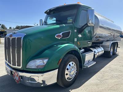 Peterbilt 579 80 Gallon Gasoline / Fuel Truck - Paccar 430HP, 10 Speed Manual