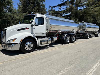 Peterbilt 579 Gasoline / Fuel Truck - Cummins 525HP, 10 Speed Manual