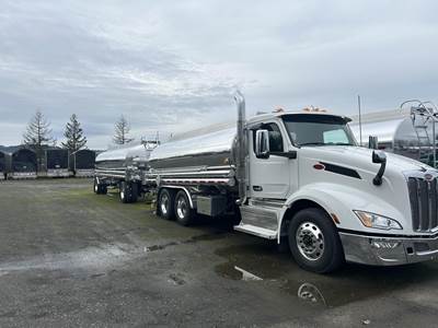 Peterbilt 579 Gasoline / Fuel Truck - Cummins 525HP, 10 Speed Manual