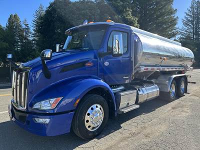Peterbilt 579 4700 Gallon Gasoline / Fuel Truck - Paccar 429HP, 10 Speed Amt