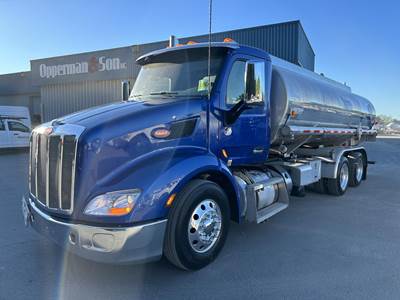Peterbilt 579 4700 Gallon Gasoline / Fuel Truck - Cummins 425HP, 10 Speed Manual