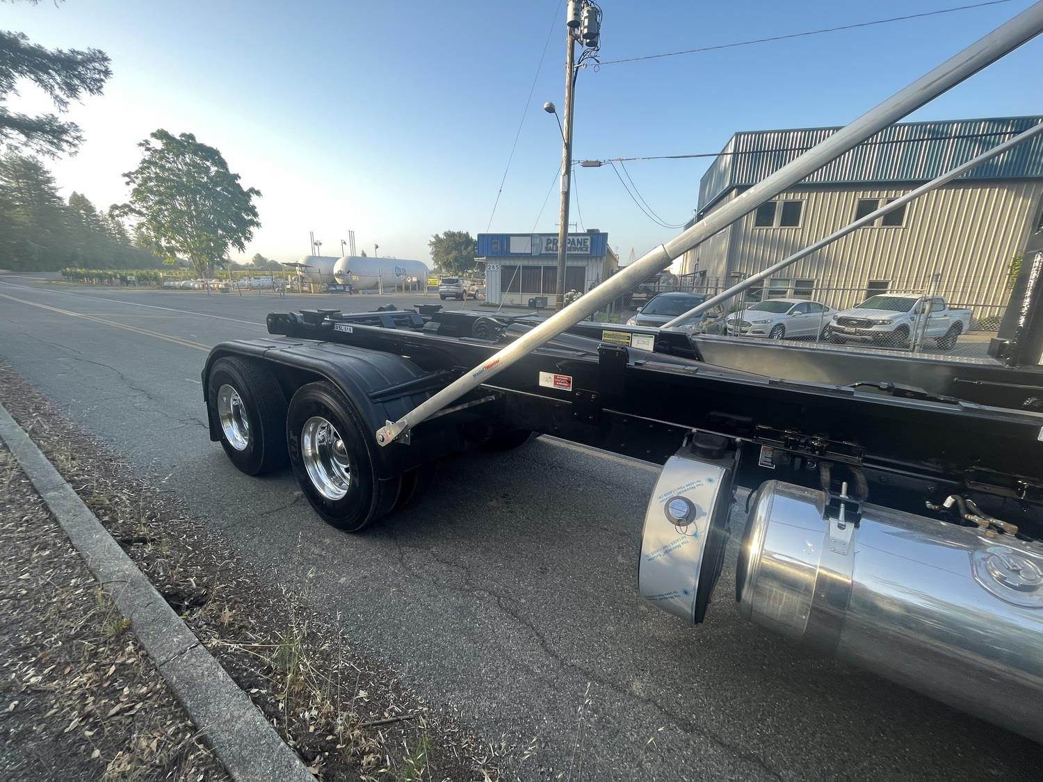 2024 Peterbilt 567 Tandem Axle Hooklift Truck Paccar, 510HP, 6 Speed