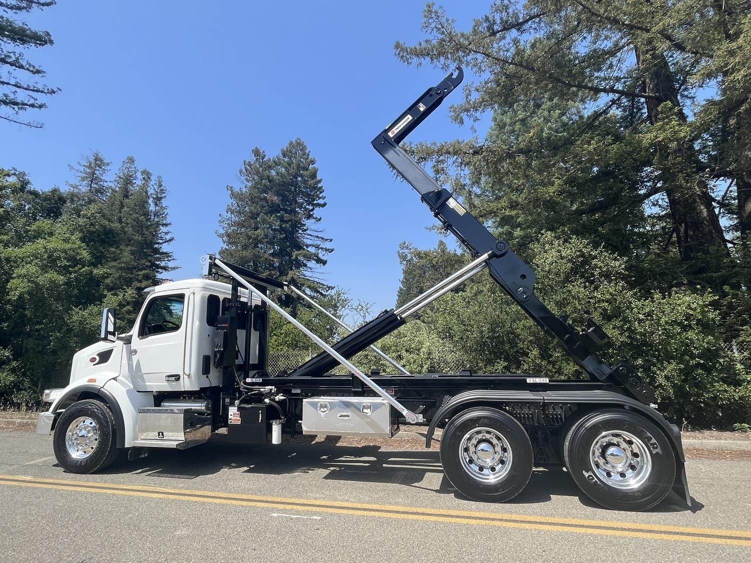 2024 Peterbilt 567 Tandem Axle Hooklift Truck Paccar, 510HP, 6 Speed