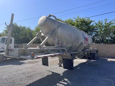2018 ADVANTAGE TRAILER MFG P-42-1000 Dry Bulk / Pneumatic Tank Trailer