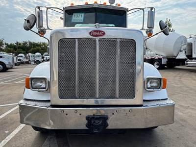 2013 Peterbilt 365 Mixer / Ready Mix / Concrete Truck