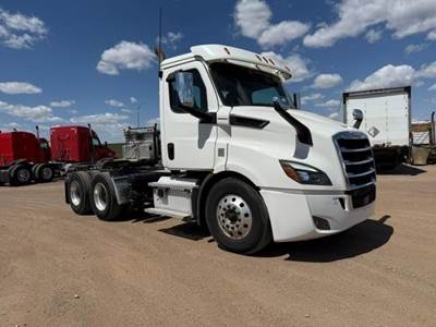 Freightliner Cascadia 116 Day Cab Truck - Detroit 450HP, 12 Speed Dt12 Amt
