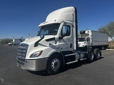 Freightliner Cascadia 116 Day Cab Truck - Detroit 470HP, 12 Speed Dt12 Amt