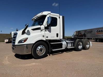 Freightliner Cascadia 116 Day Cab Truck - Detroit 470HP, 12 Speed Dt12 Amt