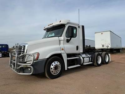 Freightliner Cascadia 125 Day Cab Truck - Detroit 455HP, 12 Speed Dt12 Amt