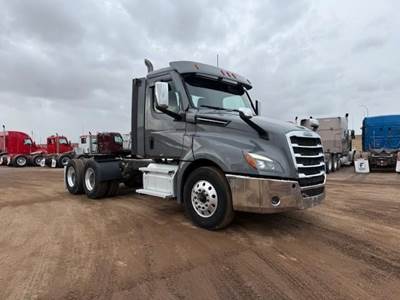 Freightliner Cascadia 126 Day Cab Truck - Detroit 455HP, 12 Speed Dt12 Automatic