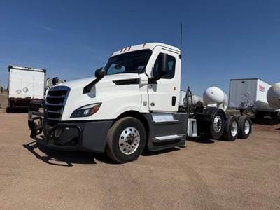 Freightliner Cascadia 126 Tri Axle Day Cab Truck - Detroit 475HP, 12 Speed Dt12 Amt