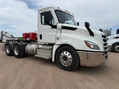Freightliner Cascadia 126 Day Cab Truck - Detroit 455HP, 12 Speed Dt12 Amt