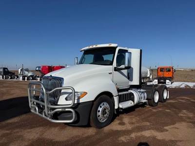 International LT Day Cab Truck - Cummins 450HP, 10 Speed Amt