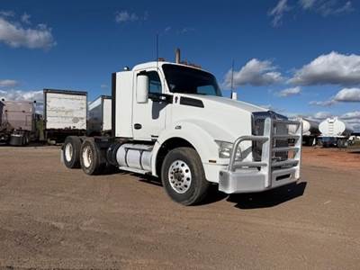Kenworth T880 Day Cab Truck - Cummins 485HP, 13 Speed Ultrashift Amt