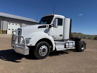 Kenworth T880 Single Axle Day Cab Truck - Cummins 450HP, 13 Speed Ultrashift Amt