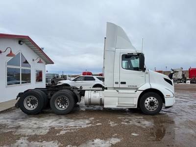 Volvo VNR64T300 Day Cab Truck - D13 455HP, 12 Speed I Shift Amt