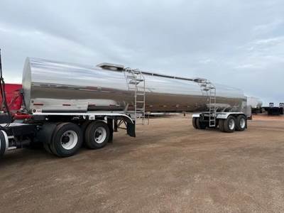 ENGLE FABRICATION INC 44ft Tandem Axle Stainless Steel Food Grade Tanker Trailer - Air Ride