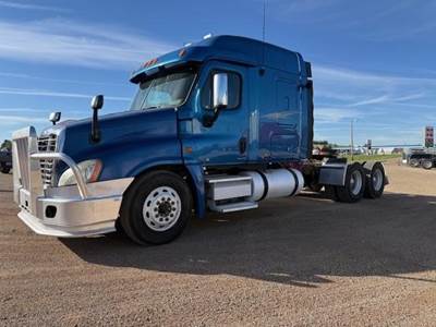 Freightliner Cascadia 125 Sleeper Semi Truck - Mid Roof Sleeper, Detroit 505HP, 13 Speed Manual