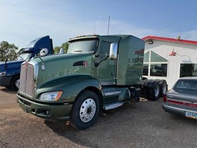 Kenworth T660 Sleeper Semi Truck - Mid Roof Sleeper, Cummins 450HP, 10 Speed Amt