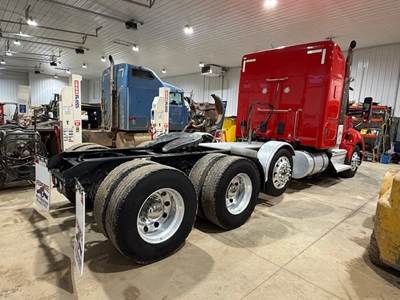 2022 Kenworth T680 Sleeper Semi Truck