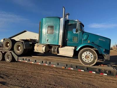 Kenworth T800 Sleeper Semi Truck - Mid Roof Sleeper, Cummins 450HP, 13 Speed Manual