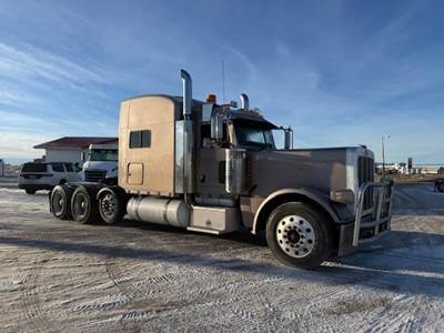 Peterbilt 389 Tri Axle Sleeper Semi Truck - Mid Roof Sleeper, Caterpillar 475HP, 18 Speed Manual