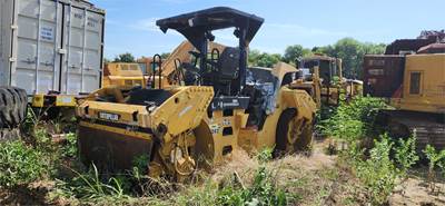 Caterpillar CB64 Smooth Drum Roller Compactor