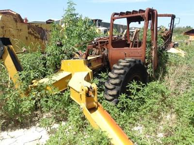 Caterpillar TL943C Telehandler