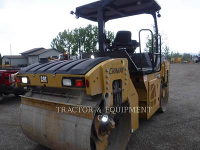 Caterpillar CB10 Asphalt Paver