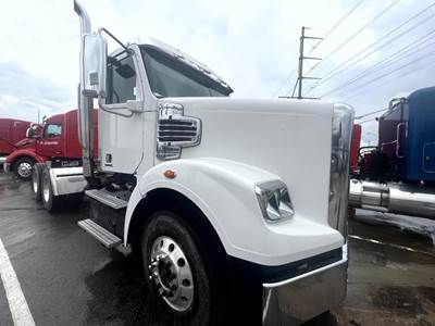 Freightliner Coronado 122 SD Day Cab Truck - Cummins