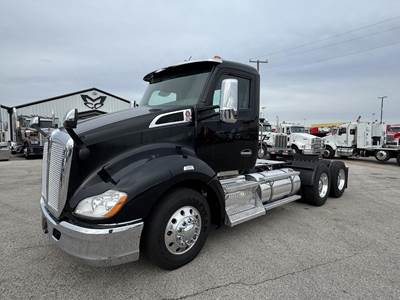 Kenworth T680 Day Cab Truck - Paccar 455HP, 10 Speed Automatic