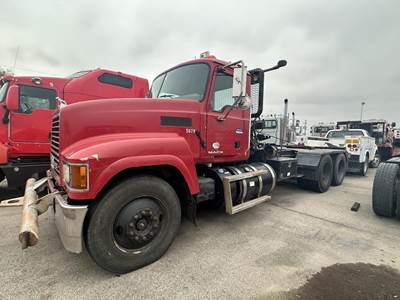 Mack Granite GU713 Day Cab Truck