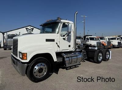 Mack Pinnacle CHU613 Day Cab Truck - 505HP