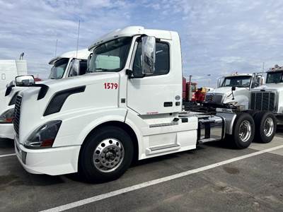 Volvo VNL64T630 Day Cab Truck - D13 455HP, 12 Speed Automatic