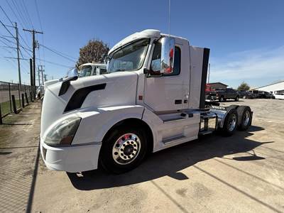 Volvo VNL64T630 Day Cab Truck - D13 455HP