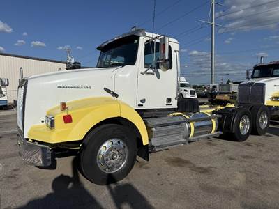 Western Star 4900 Day Cab Truck - Detroit 450HP