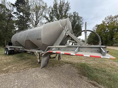 Heil 1040 CFT PNEUMATIC BULK Dry Bulk / Pneumatic Tank Trailer