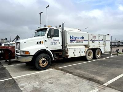 Sterling LT9513 Fuel & Lube Truck - Cummins, 389HP