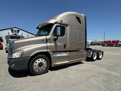Freightliner Cascadia 125 Sleeper Semi Truck - 72" Raised Roof Sleeper, Detroit 505HP, 10 Speed Manual
