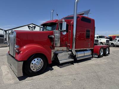 Kenworth W900 Sleeper Semi Truck - 475HP, 18 Speed Manual