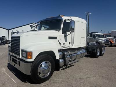 Mack Pinnacle CHU613 Sleeper Semi Truck - 50" Flat Top Sleeper, 505HP