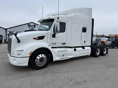 Peterbilt 579 Sleeper Semi Truck - Cummins